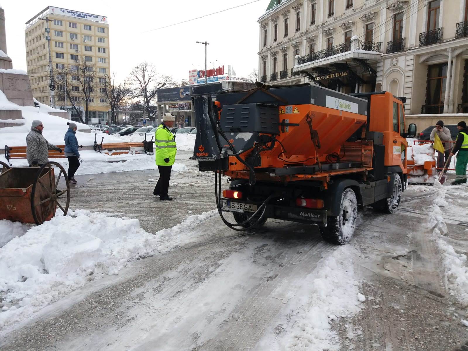 Noi intervenții pentru deszăpezirea orașului Iași