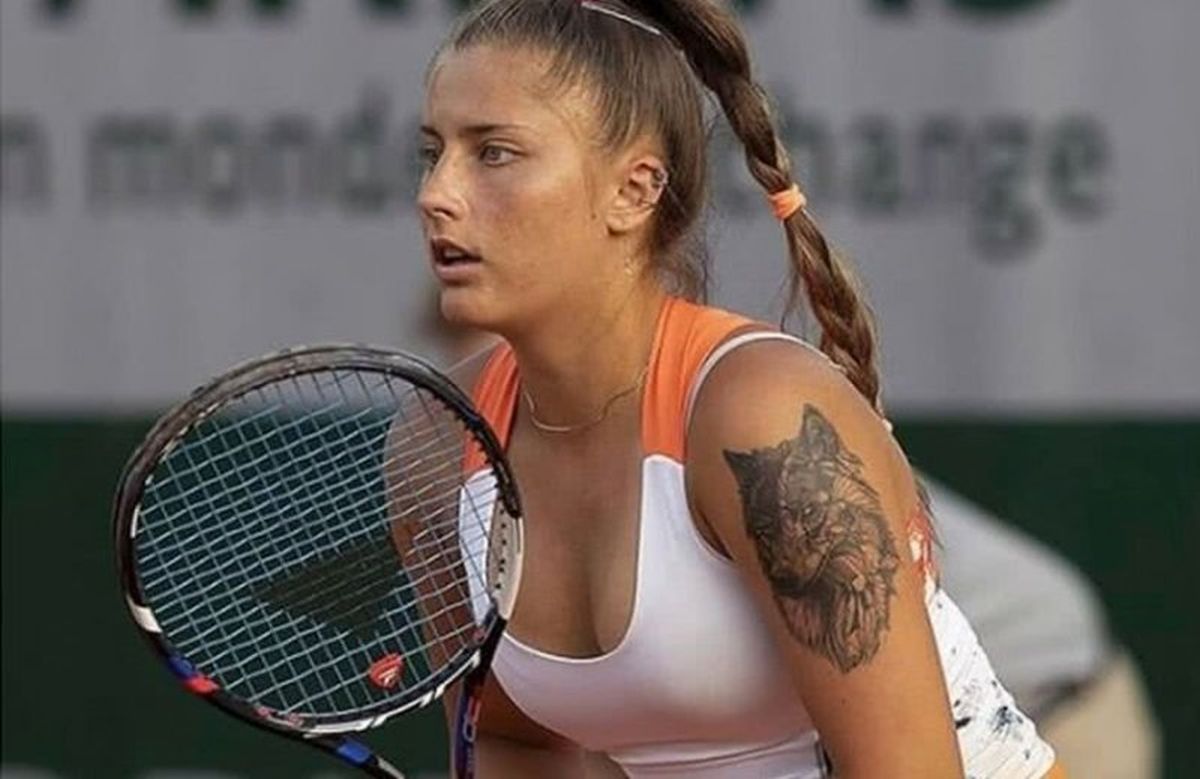 Noua speranță a tenisului românesc, ieșeanca Andreea Prisăcariu, are 21 de tatuaje și a câștigat al treilea titlu ITF din carieră