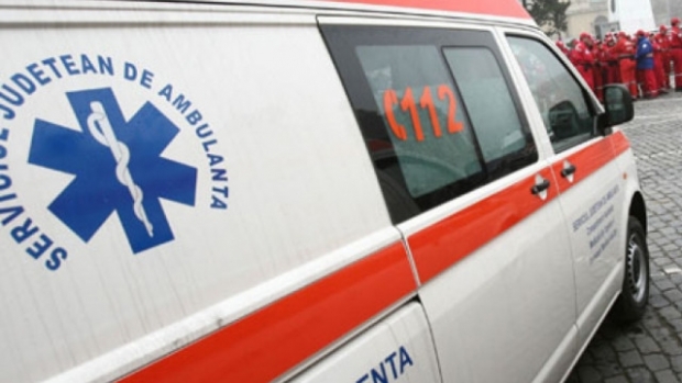 Tragedia de la Ploieşti s-a produs şi la Iaşi. O fetiţă de 2 ani a căzut de la etajul 2 a unui bloc. Mama sa întindea rufe în balcon