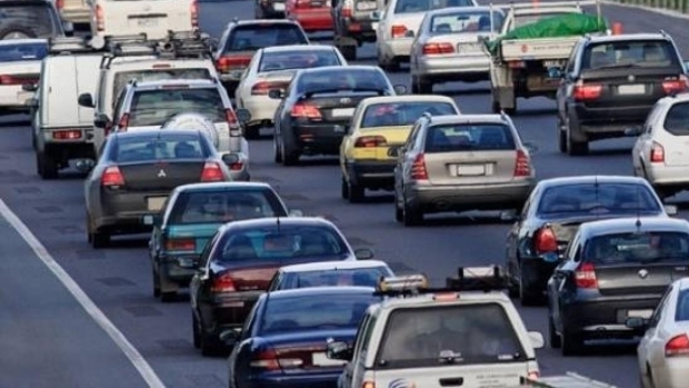 Veste proastă pentru români! Guvernul are în vedere reîntroducerea taxei auto