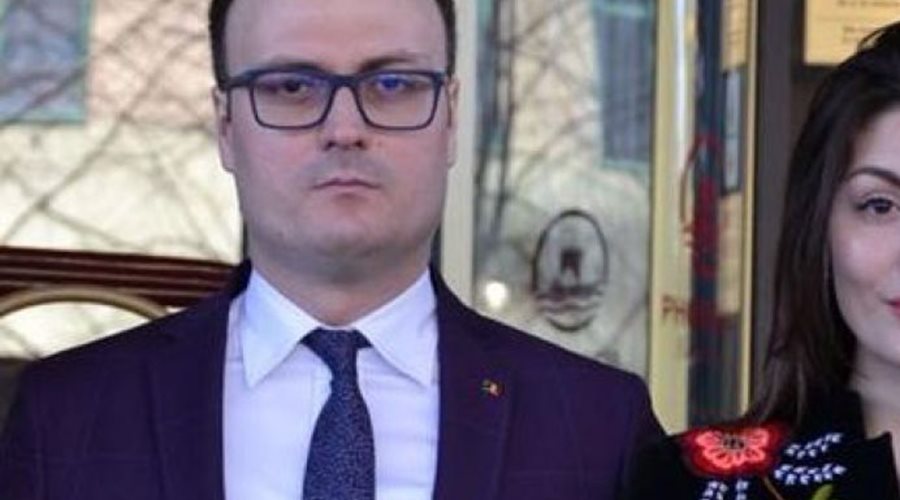 Plângere penală pe numele lui Cumpănaşu. Mama unei tinere îl acuză de corupere de minori