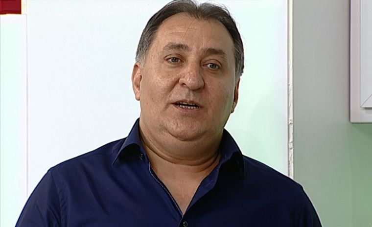 Toată lumea îl știe pe Vali Vijelie. Iată cum arată „mama la copii”