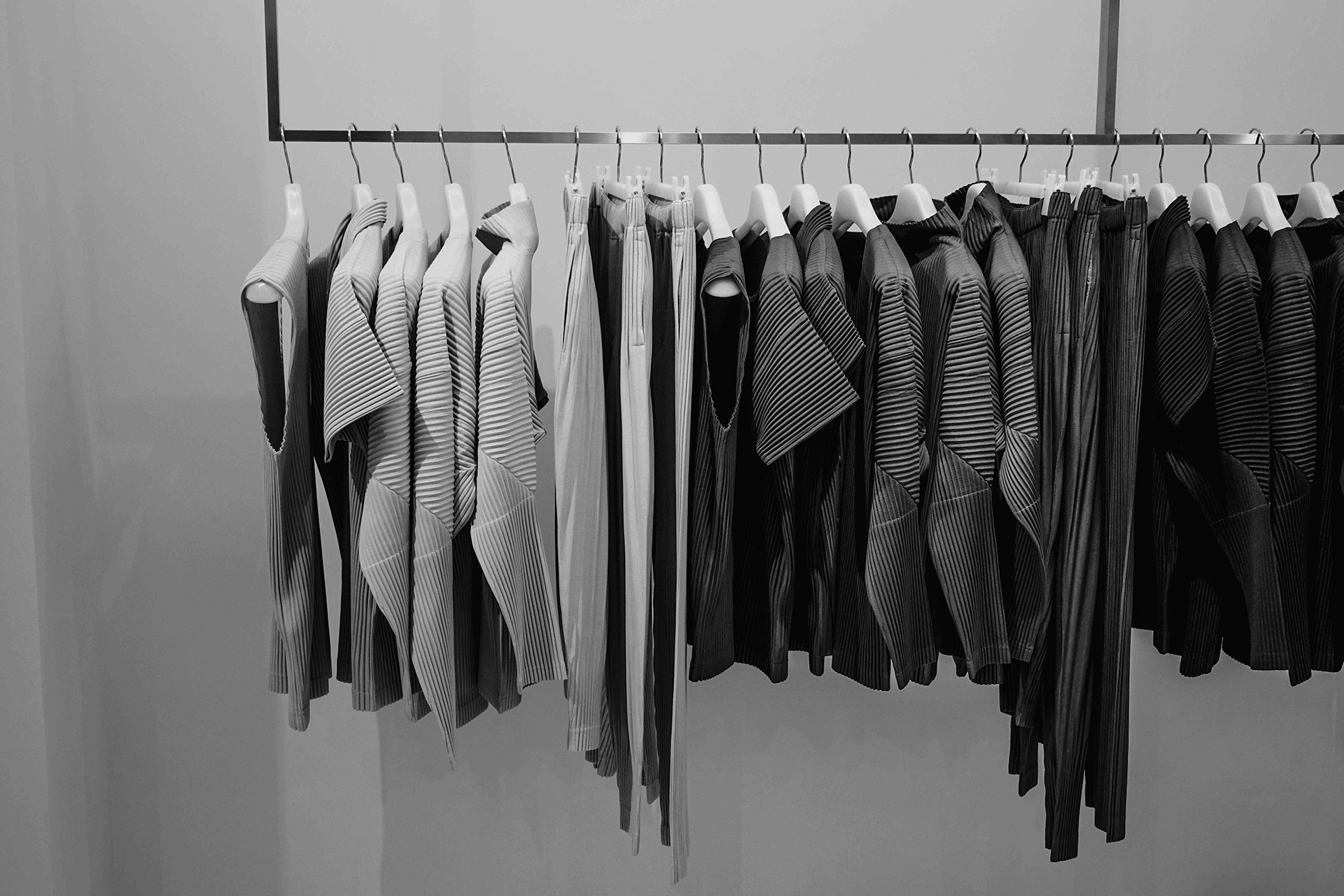 Premier Precipice single Cum refaci culorile hainelor inchise: puneti-le in otet