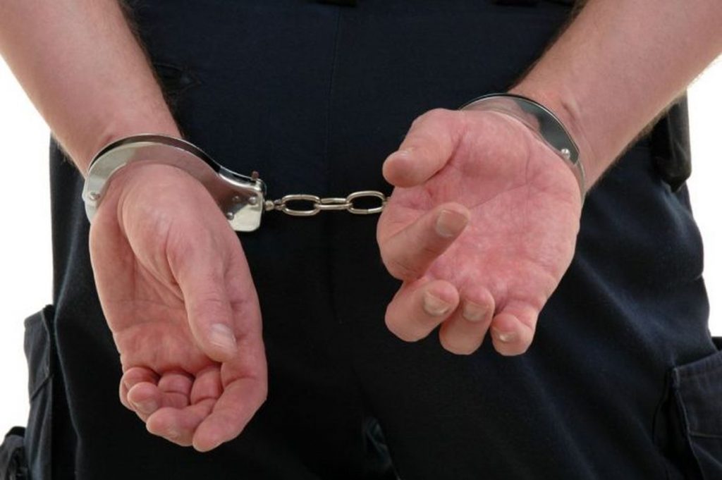 Cinci polițiști bihoreni, condamnați pentru luare de mită la 6 ani după ce au fost trimiși în judecată