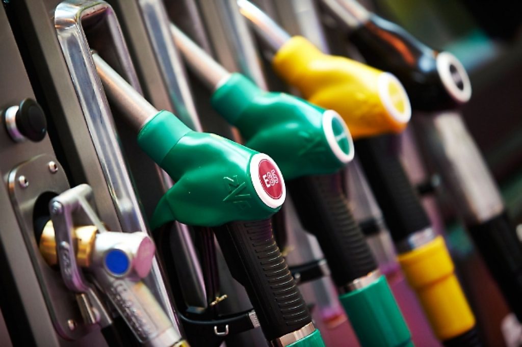 Prețurile carburanților, în continuă creștere. Iată cu cât s-a scumpit litrul