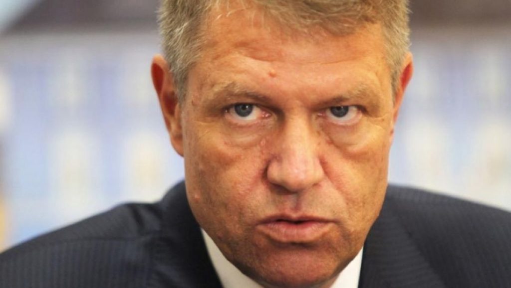 Klaus Iohannis minte? „Toată lumea primeşte primul lot de vaccin simbolic”. În timp ce România va intra în posesia a 10.000 doze de vaccin anti-Covid-19, Franţa va primi 1,16 milioane