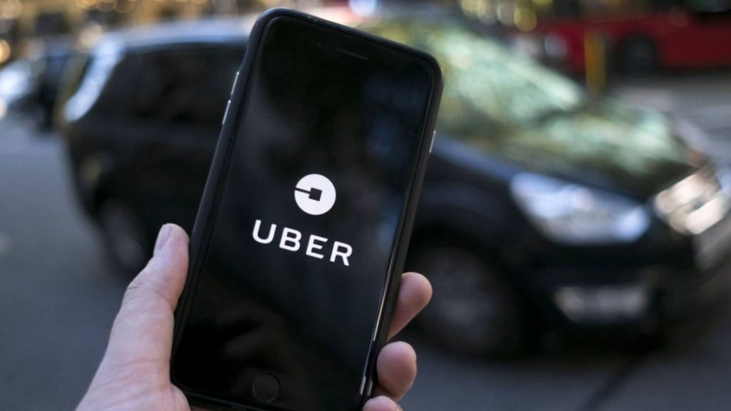 Atenţie, ieşeni! Un şofer Uber a fost prins la volan fără permis de conducere