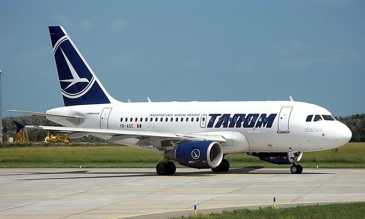 Pilotul unei aeronave Tarom a făcut stop cardio respirator imediat după aterizarea la București