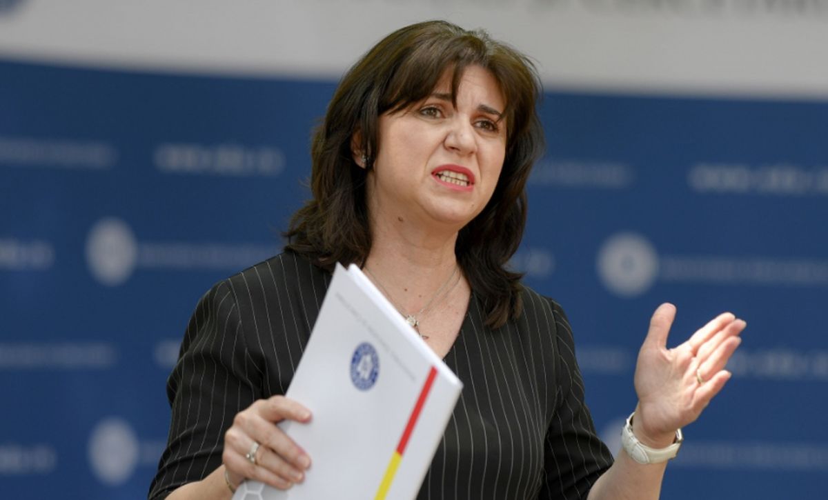Monica Anisie a semnat ordinul pentru suspendarea orelor ”faţă în faţă”, în perioada 9 – 23 decembrie