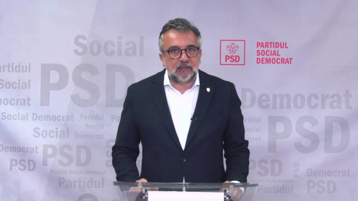 Ministrul Culturii, Lucian Romașcanu, a scos legitimaţia de parlamentar în momentul în care poliţiştii au vrut să îi percheziţioneze portbagajul