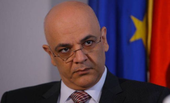 Raed Arafat a vorbit despre vaccinare: „Nu trebuie pierdute dozele care ar rămâne, din lipsa prezentării unor pesoane”