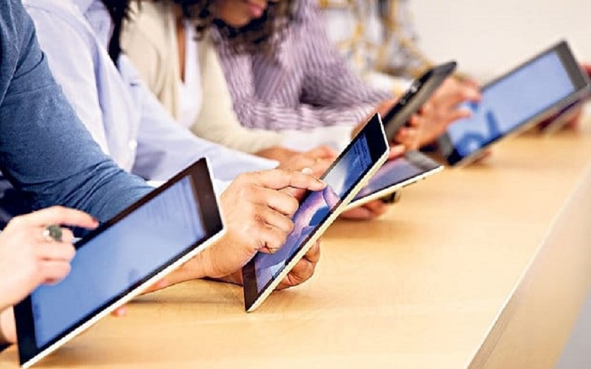 ­­­­­­Fonduri europene pentru tabletele și centrele de educație online achiziționate de Primăria Iași