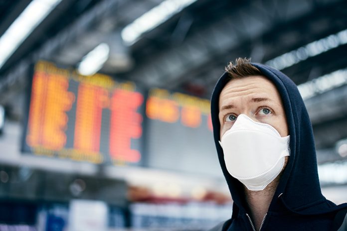 Comisia Europeană cere statelor membre să impună testarea PCR în cazul călătoriilor