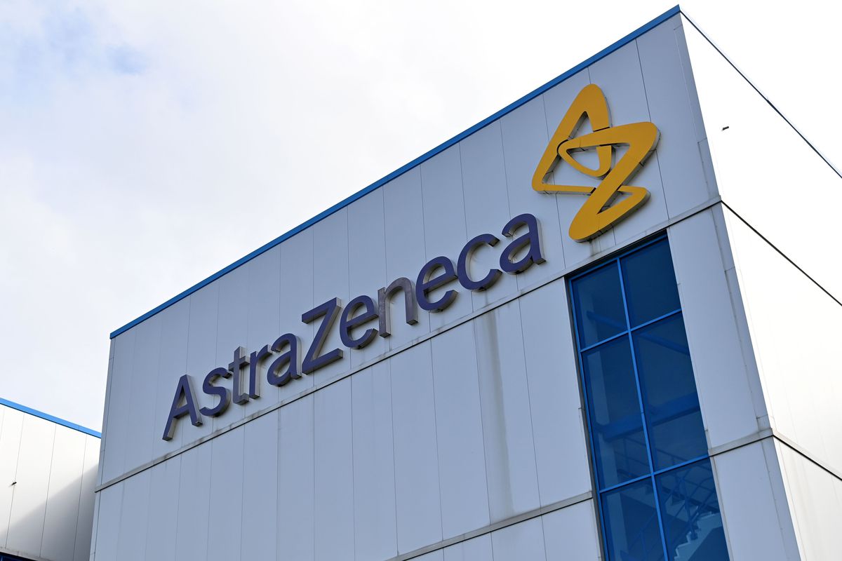 Peste 100.000 de persoane, programate pentru imunizarea cu vaccinul AstraZeneca, în 24 de ore
