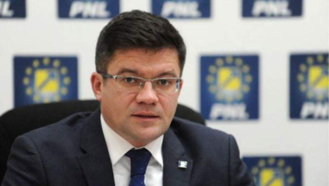Costel Alexe, lucrat murdar de USR-iști? Asta înseamnă „political correct”?
