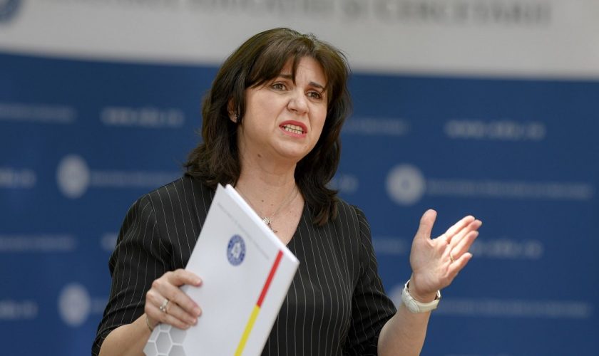 Monica Anisiei: „Trebuie să ne pregătim pentru a preda în sistem online atâta timp cât este necesar”