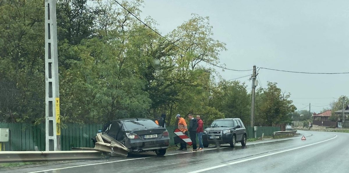 Accident rutier cu o victimă într-o localitate din Iaşi. Un BMW a intrat într-un parapete EXCLUSIV