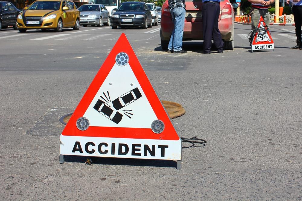 Accident rutier cu victimă în Strunga. Un pieton a fost acroşat de un autoturism EXCLUSIV