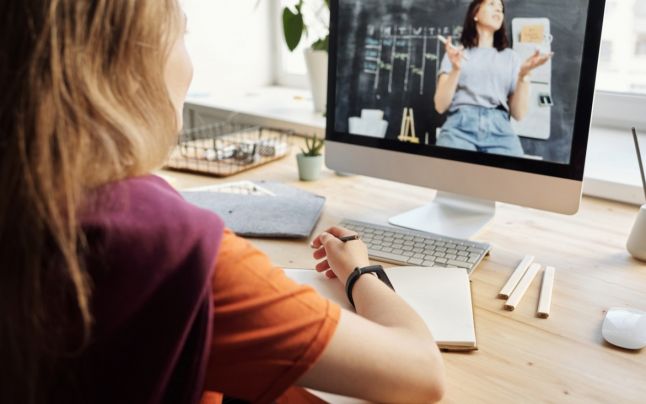 Iată lista școlilor în care mai multe clase își mută activitate în online din cauza infectărilor cu COVID-19, la Iași
