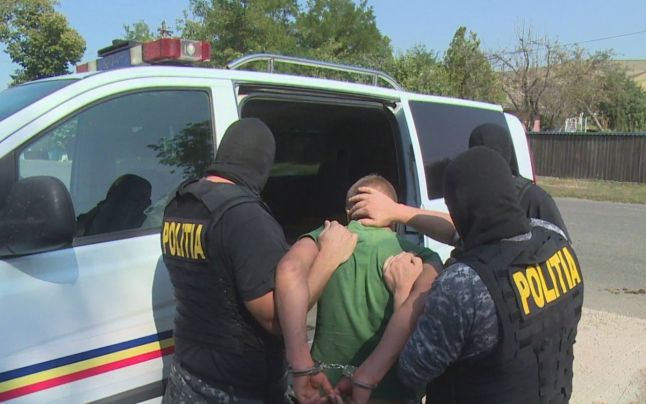 Bătaie cu bâte în Ialomiţa după un accident rutier. Au intervenit mascaţii