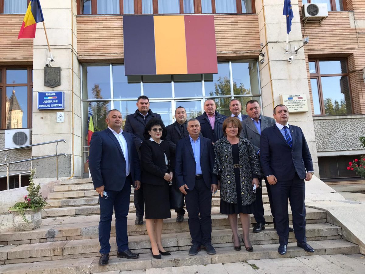 Deputatul PMP, Petru Movilă a depus lista cu candidaţii pentru alegerile parlamentare de pe 6 decembrie – FOTO, VIDEO