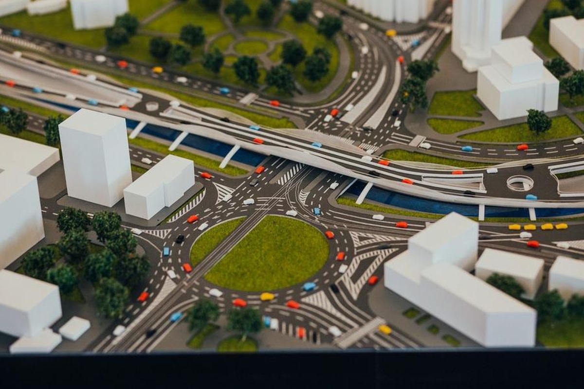 Primăria Iași duce pasajale supraterane din Podu Roș la faza de proiectare! Două sensuri giratorii vor fi înființate. Firmele de specialitate pot câștiga 450.000 de euro