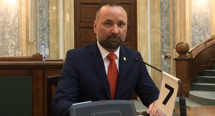 Secretarul Comisiei pentru Transporturi a Camerei Deputaților, social-democratul Vasile Toma, inițiază dialogul cu transportatorii români