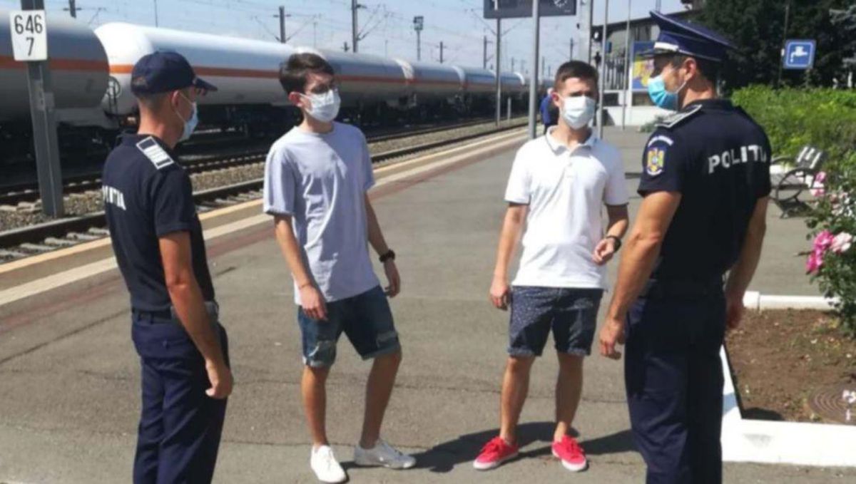 Polițiștii din Iași au fost din nou prezenți în gările din județ în cadrul campaniei „Selfie-ul pe tren nu ia like-uri, ia vieți”