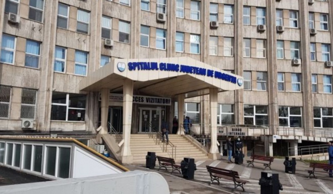 O tânără mamă din Constanța a plecat din spital cu copilul de două luni, după ce a aflat că ambii au fost infectați cu coronavirus