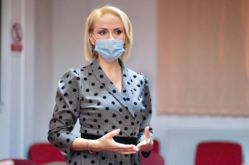 Gabriela Firea, despre ședința CSAT: „Ne-am fi aşteptat să se discute despre subiectul măştilor neconforme“