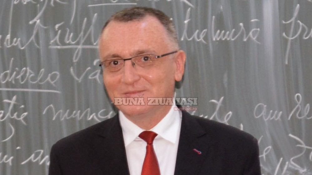 Ministrul Educației, despre campania de vaccinare: „Peste jumătate dintre profesorii din preuniversitar nu vor să se vaccineze/