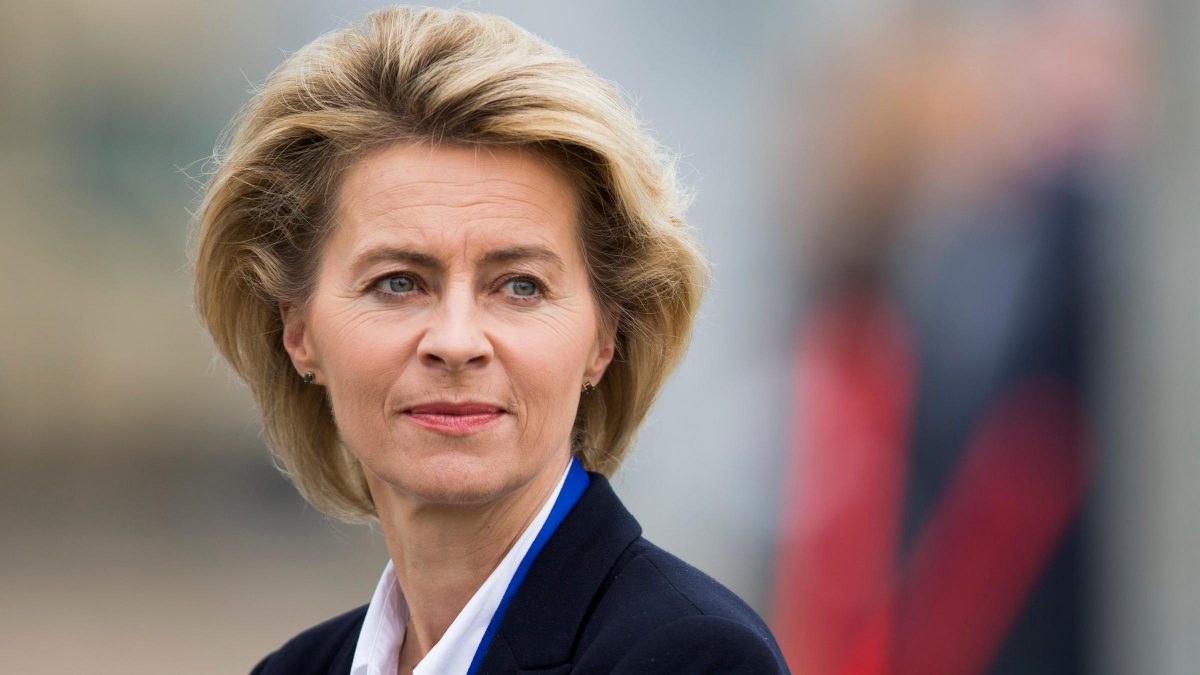 Ursula von der Leyen, mesaj pentru AstraZeneca: „Respectaţi-vă contractul cu Europa înainte de a începe să livraţi altor ţări”
