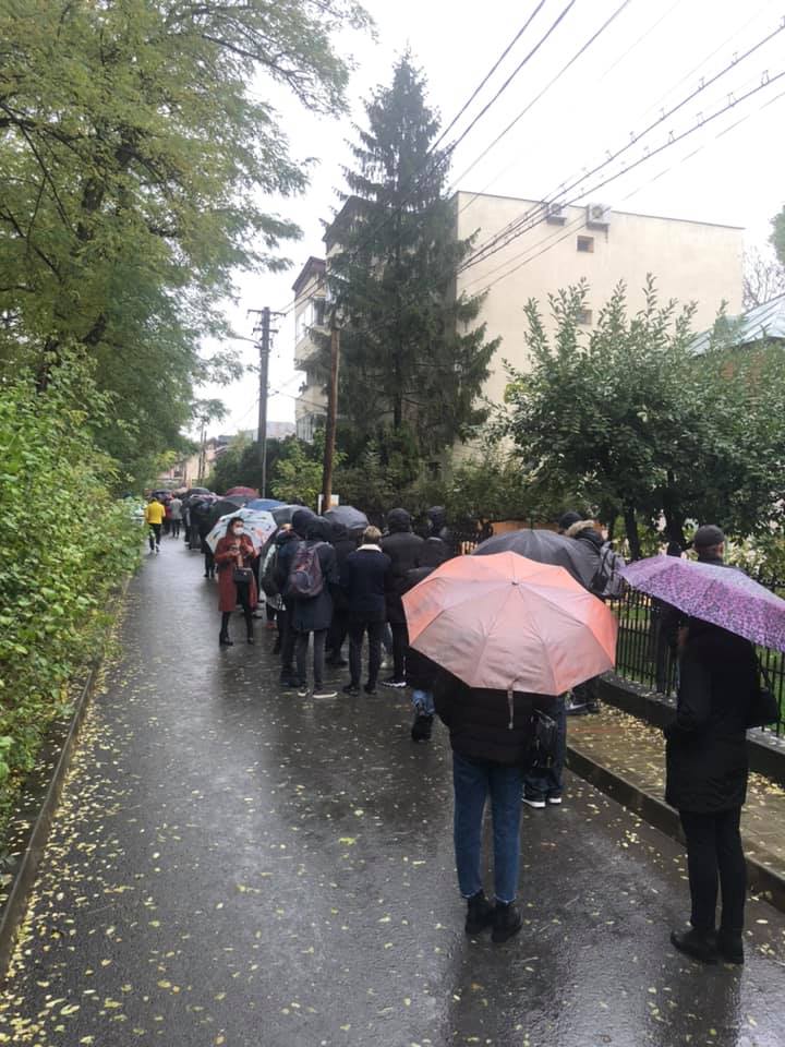 Alegeri în Republica Moldova: Pentru ce spune că a votat Igor Dodon. Coadă de votanți la Consulatul din Iași –  VIDEO / UPDATE