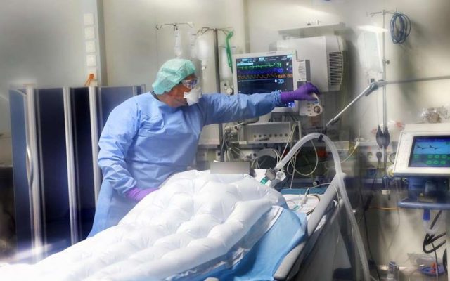 O fetiţă în vârstă de o lună ar putea fi cel mai tânăr pacient cu infectat cu COVID-19. Prof. dr. Diana Cimpoeșu: Exista suspiciunea infectării