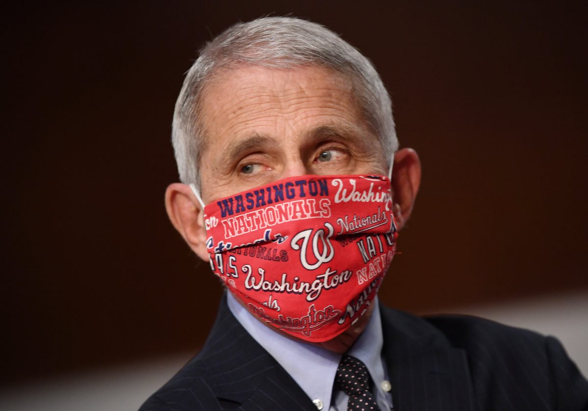 Avertisment lansat de Anthony Fauci, despre vaccinul anti-COVID0-19: „Vaccinurile sunt mai puţin eficiente împotriva noilor tulpini!“