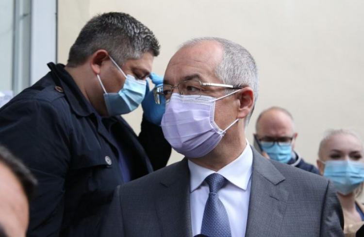 Emil Boc vrea să se vaccineze public. Ce mesaj transmite edilul