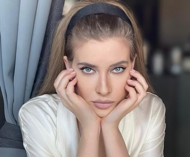 Iulia Albu, replici dure la adresa Oanei Roman: „Nu înțeleg de ce din nou a postat o fotografie atât de prelucrată”