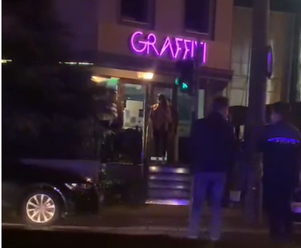 Petrecere cu manele, spartă de polițiști. Au fost amendați participanții unei petreceri unde era și cântăreţul Adrian Minune – VIDEO