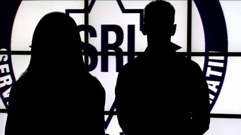 Dispozitive de ascultare, descoperite după o tablă dintr-o școală din Galați. Echipe ale SRI s-au deplasat la fața locului