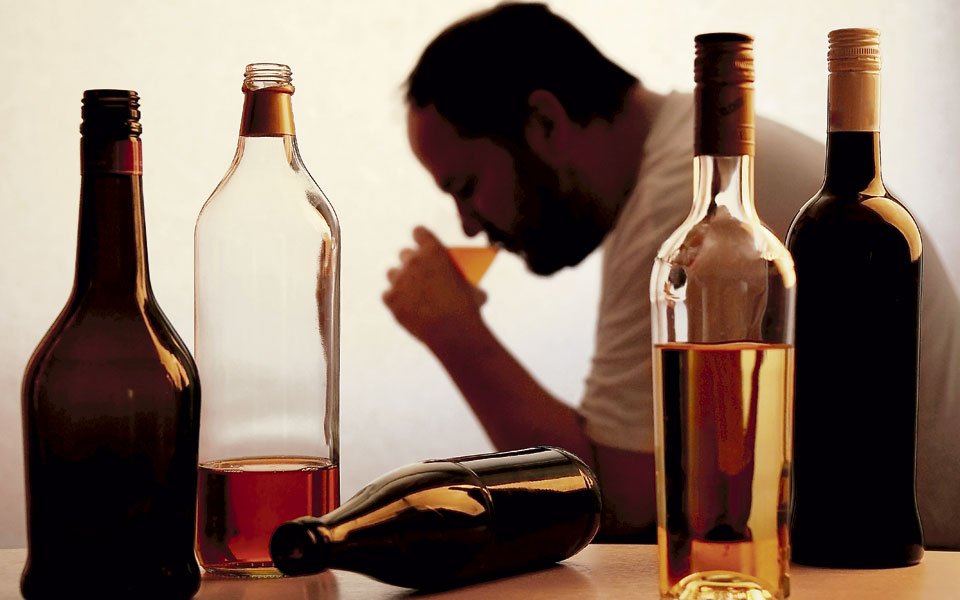 Abuzul de alcool poate schimba ADN-ul
