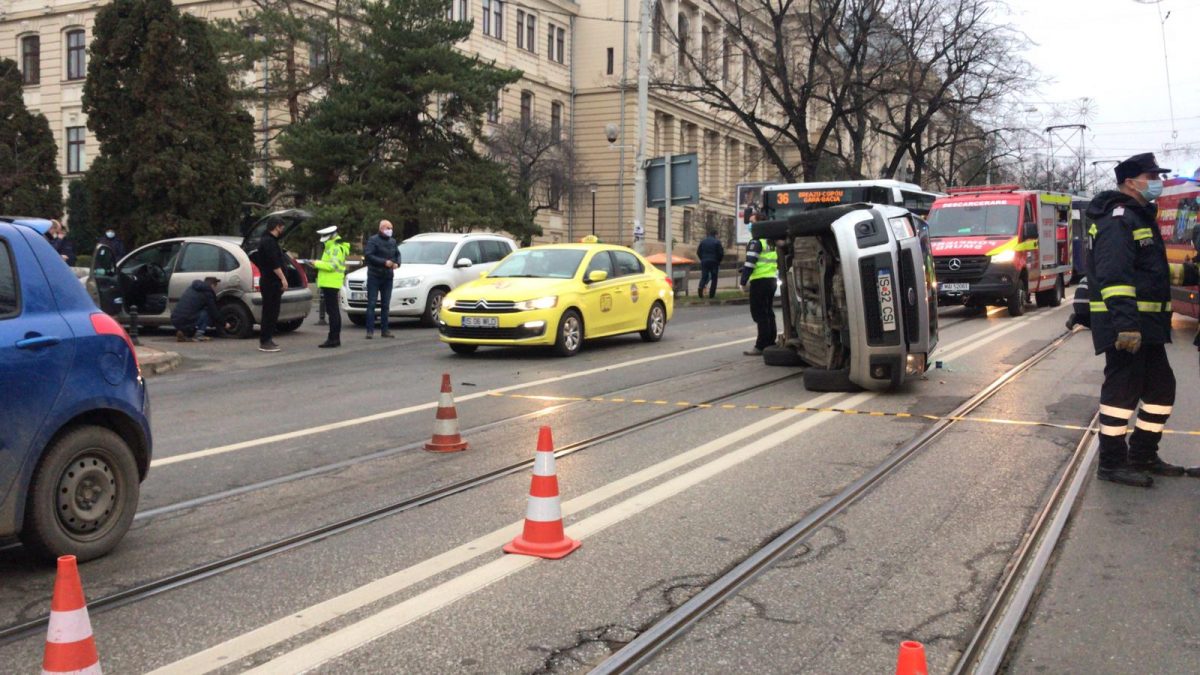 Accident rutier grav în Iași. O persoană este inconştientă – EXCLUSIV – FOTO, LIVE VIDEO