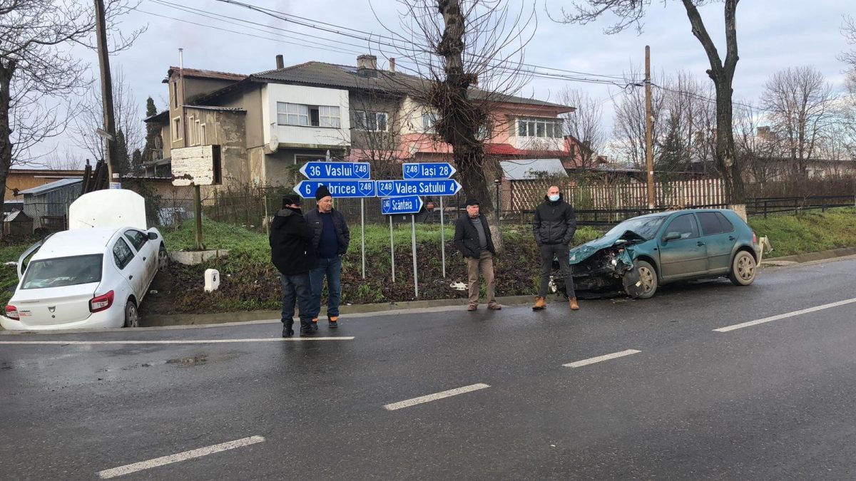 Două maşini cu numere de Vaslui au făcut accident în Iași! O singură persoană a fost rănită – FOTO/ EXCLUSIV