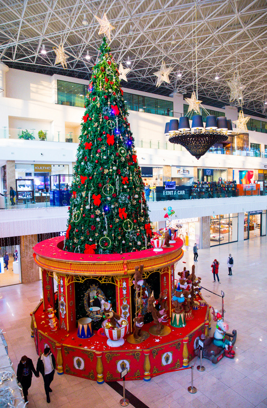 Atmosfera de Crăciun s-a instalat în Palas. Bucură-te de shopping într-un peisaj de basm!