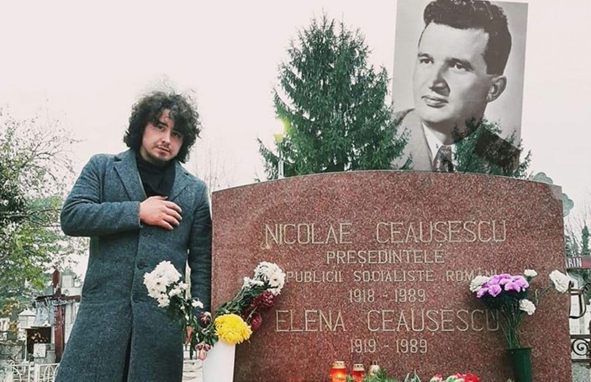 Gest scandalos la mormântul soților Ceaușescu. Ce a făcut tânărul din imagine
