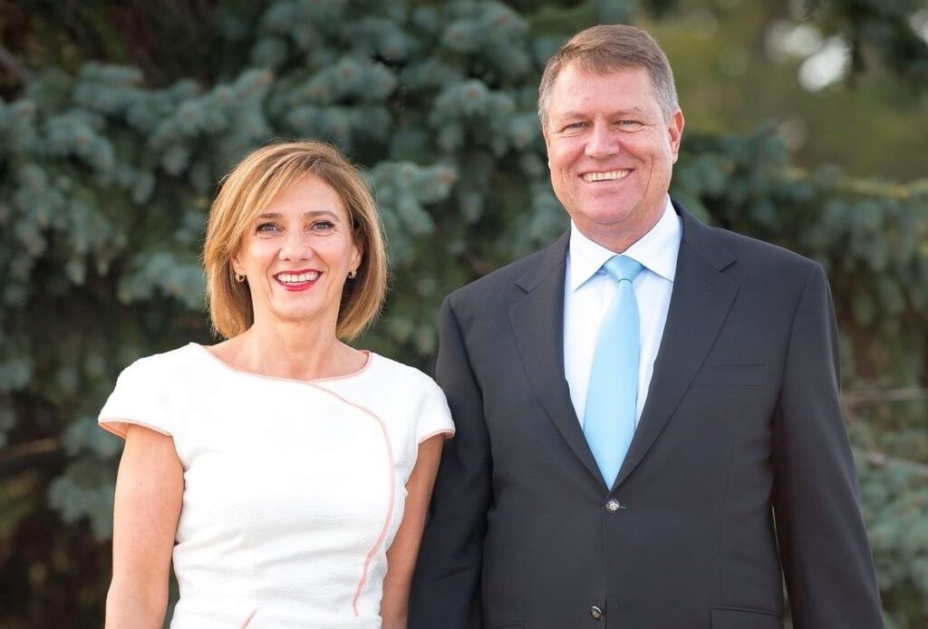 Carmen Iohannis a avut o ținută fabuloasă în ziua alegerilor parlamentare! Ce a purtat soția președintelui