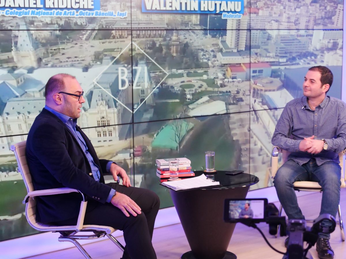 Șeful Catedrei de Canto a CNAOB din Iași a dialogat despre activitatea sa didactică, realitățile din învățământul românesc, dar și despre impactul automatizării și noilor media prin intermediul ecranului asupra minții, în Studioul BZI LIVE – FOTO/ VIDEO