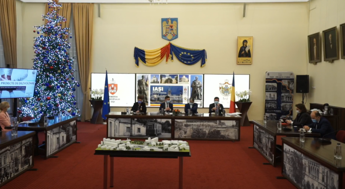 Dezbatere despre proiectele municipiului la Palatul Roznovanu. Ministrul Fondurilor Europene, Ioan Marcel Boloș, este prezentă la eveniment