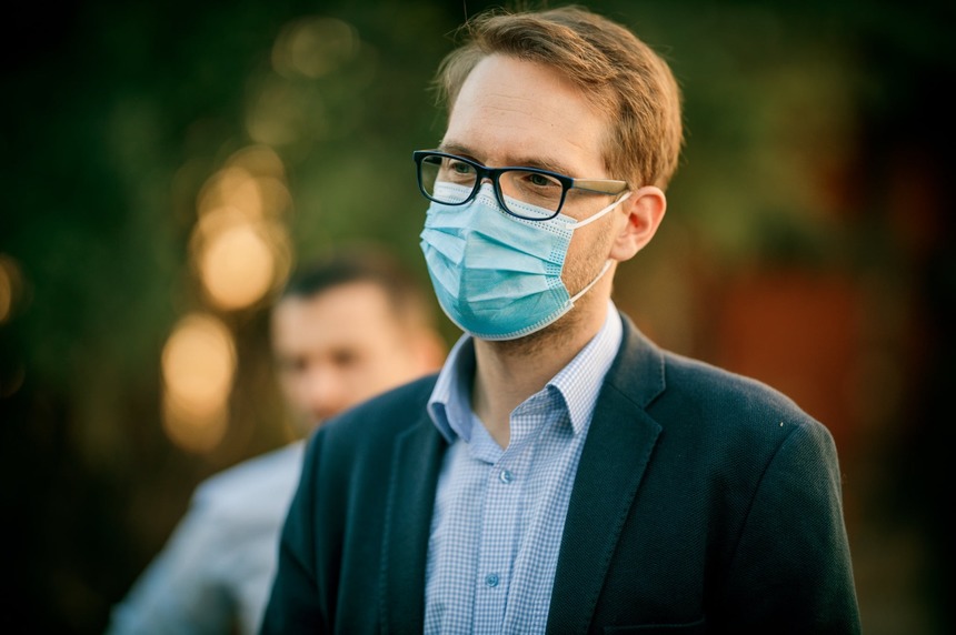 Dominic Fritz cere carantină în Timișoara, după ce a fost depășit pragul de 6 cazuri la mia de locuitori: „Se pare că doar prelungim agonia la nesfârşit”