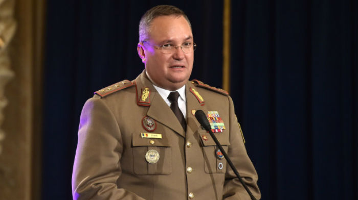 Nicolae Ciucă: „Nu am întâlnit medic cu care să discutăm omeneşte şi care să fi zis că nu se vaccinează”