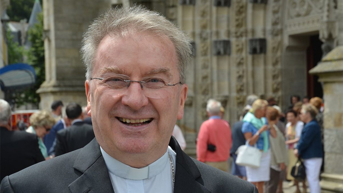 Fostul ambasador al Vaticanului în Franţa a fost condamnat la opt luni de închisoare cu suspendare fiind acuzat de agresiuni sexuale